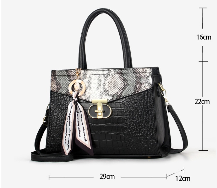 Messenger handbag high capacity mommy package for women