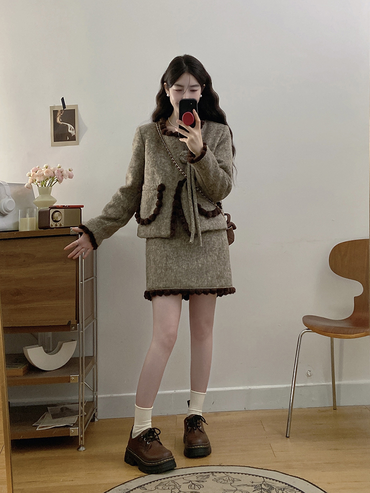 Chanelstyle large yard jacket short tops 2pcs set