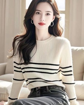 White bottoming shirt stripe sweater for women