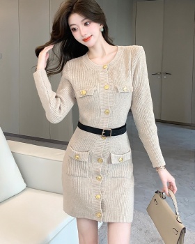 Small fellow temperament sweater fashion dress