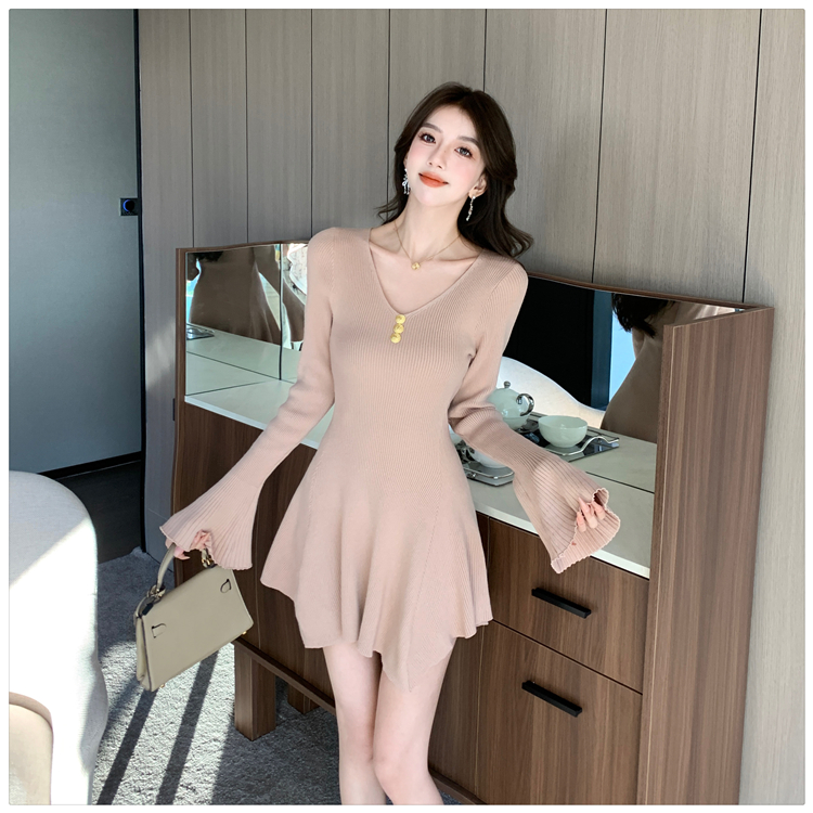 Temperament V-neck T-back chanelstyle trumpet sleeves dress