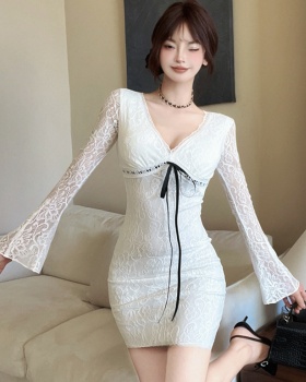 V-neck trumpet sleeves T-back long sleeve dress for women