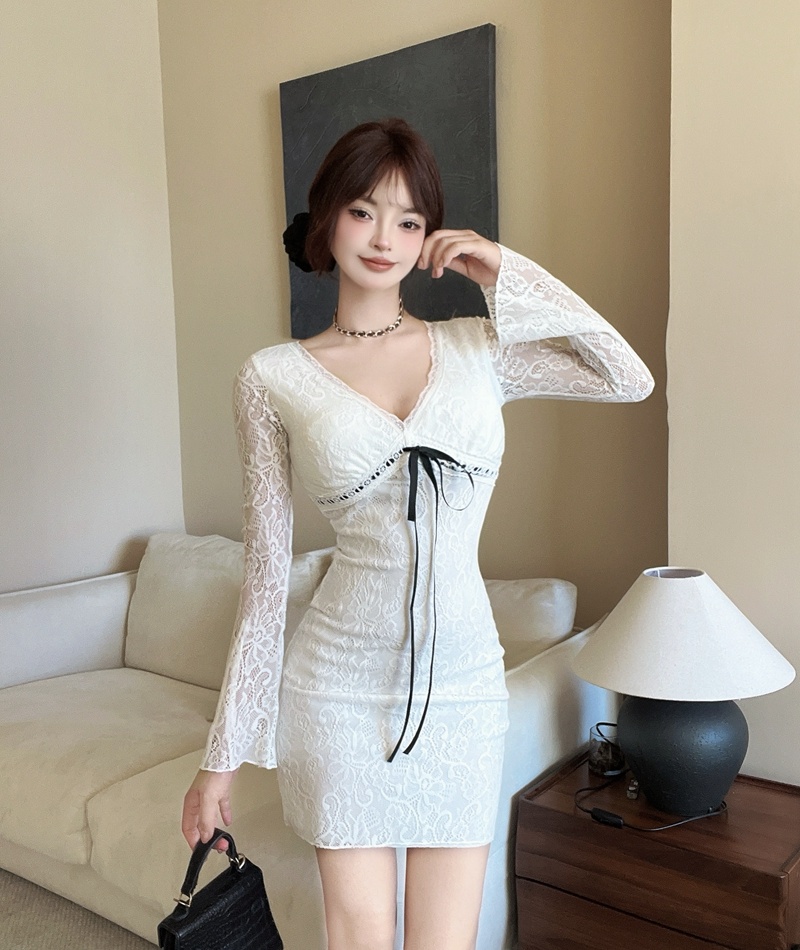 V-neck trumpet sleeves T-back long sleeve dress for women