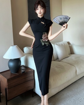 Black formal dress embroidery cheongsam for women