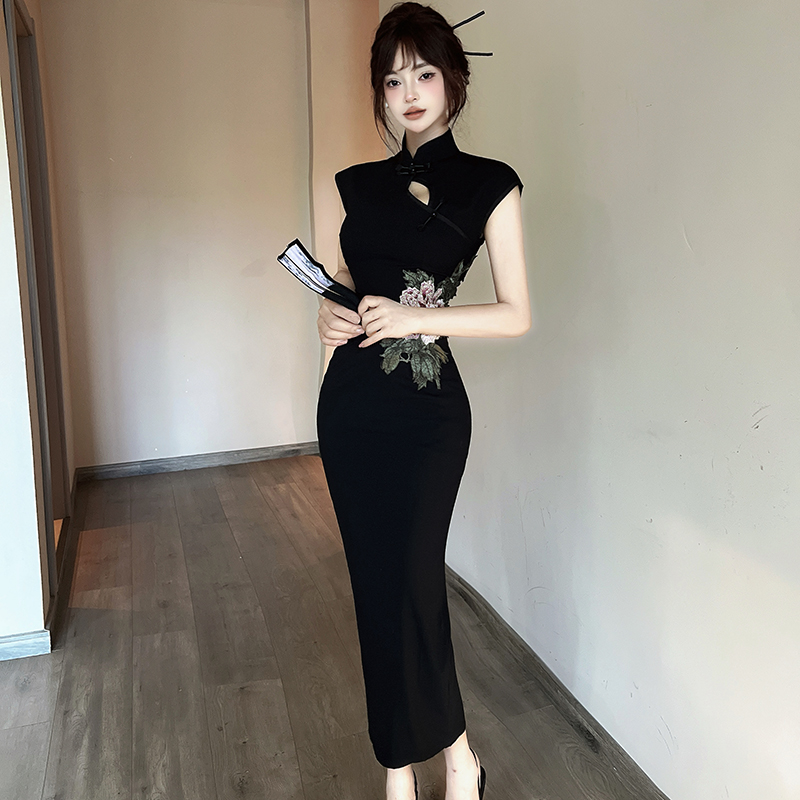 Black formal dress embroidery cheongsam for women