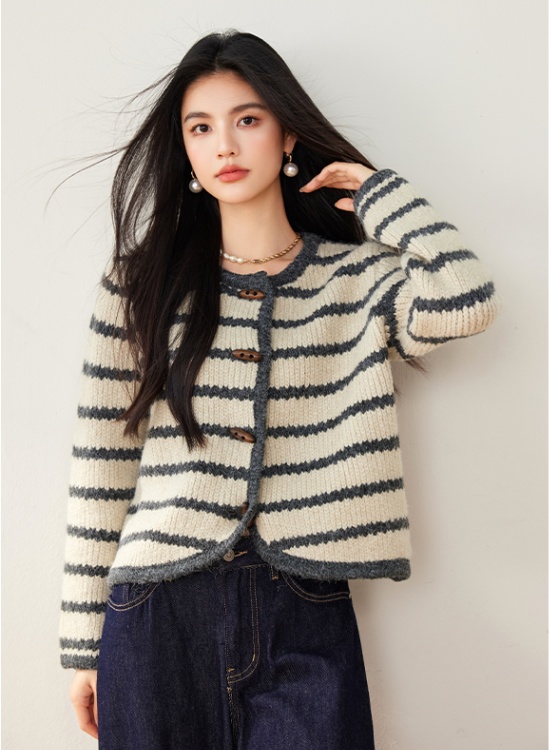 Mixed colors V-neck tops stripe knitted sweater for women