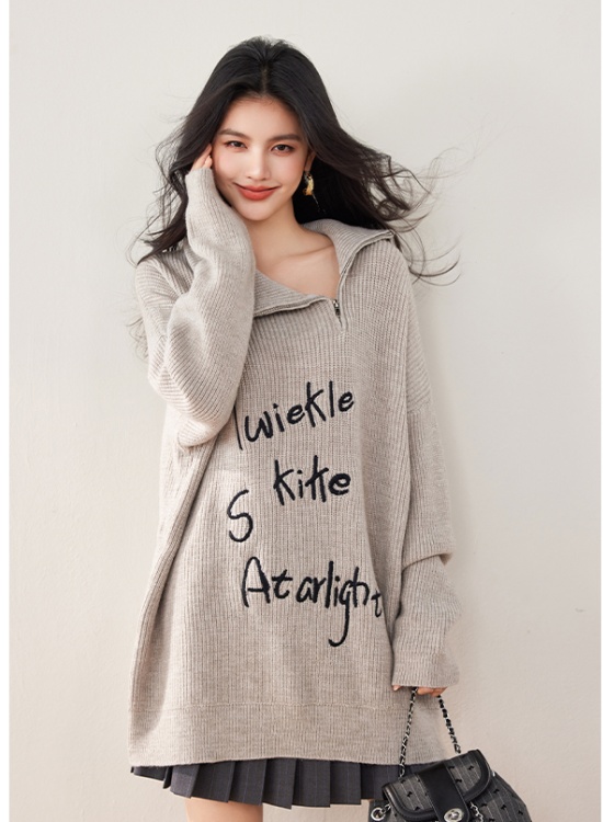 Letters long thick embroidery zip lazy lapel sweater