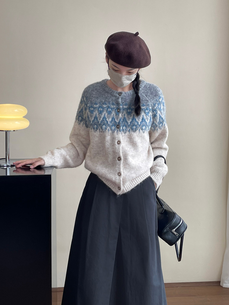 Round neck jacquard coat autumn and winter sweater