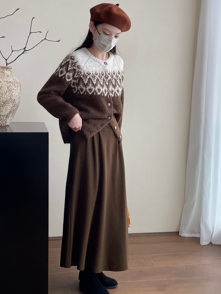 Round neck jacquard coat autumn and winter sweater