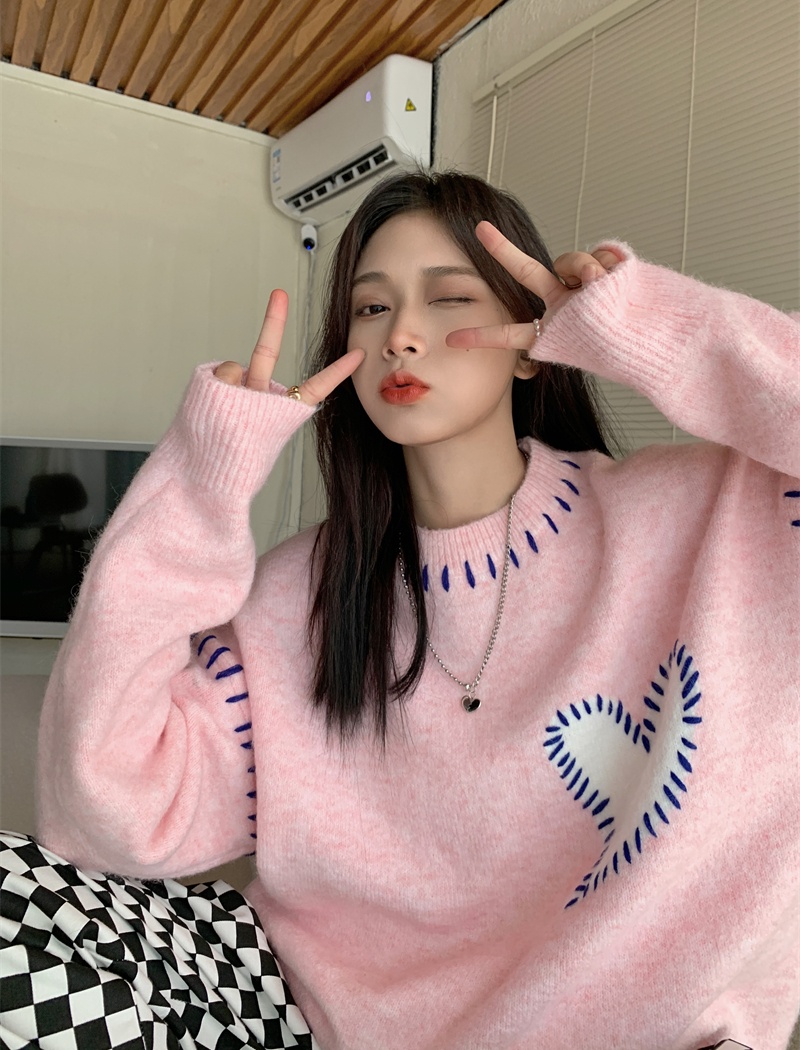 Pullover heart thick suture sweater