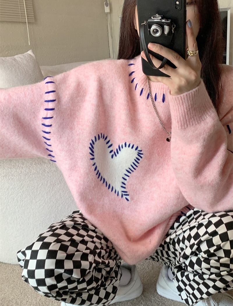 Pullover heart thick suture sweater