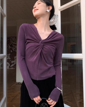 Autumn and winter sweater V-neck bottoming shirt