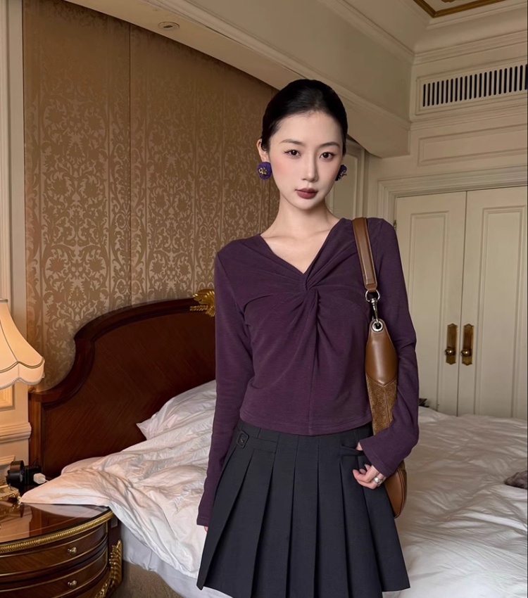 Autumn and winter sweater V-neck bottoming shirt