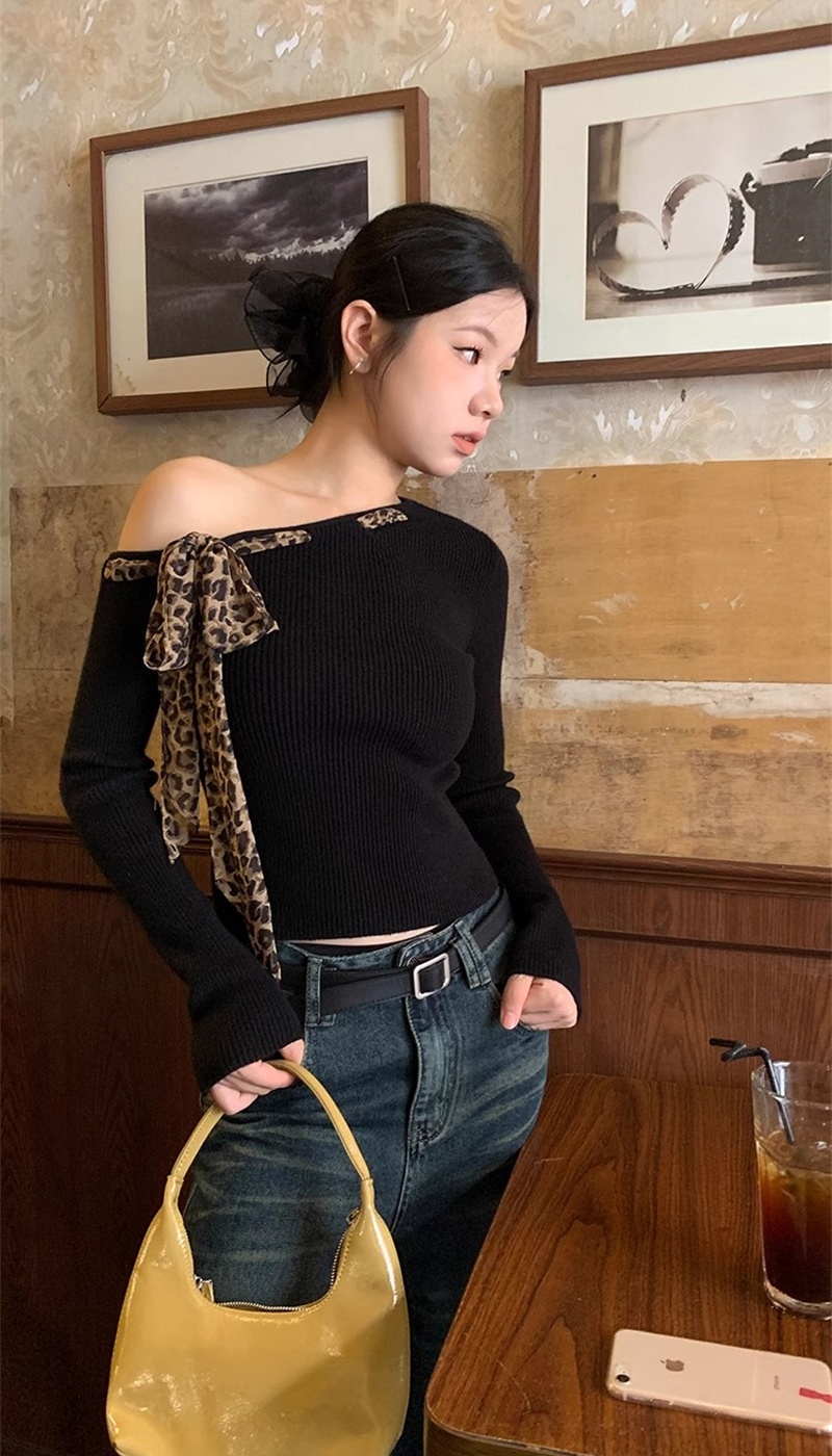 Lazy sloping shoulder autumn and winter sweater for women