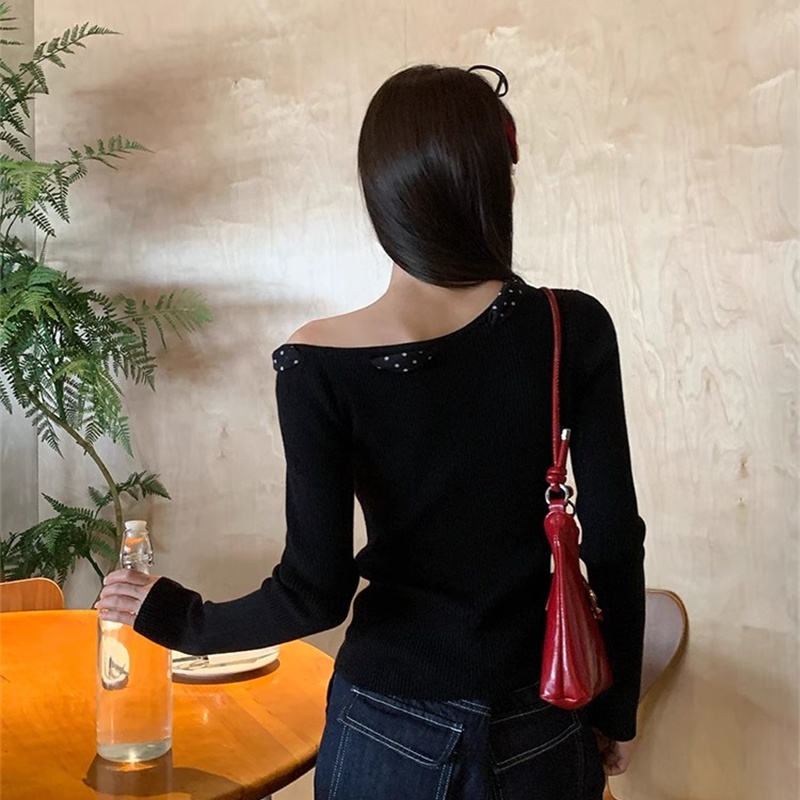 Sloping shoulder black sweater lazy tops for women