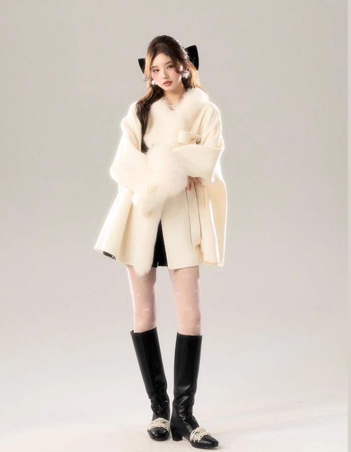 Fox fur woolen gray wool short white coat