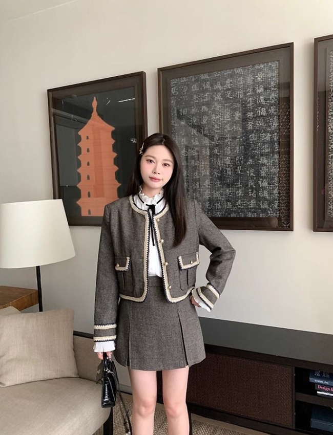 Show young chanelstyle maiden retro jacket