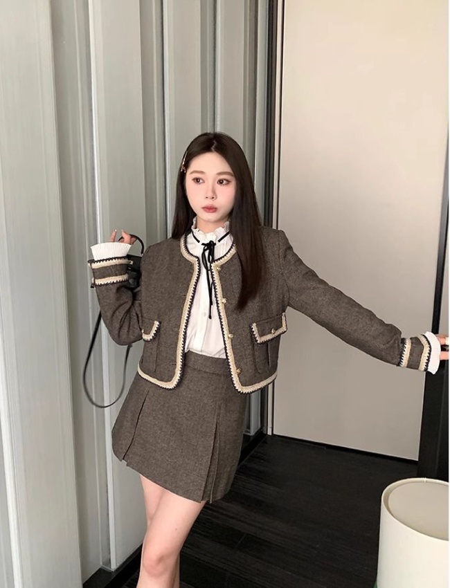 Show young chanelstyle maiden retro jacket