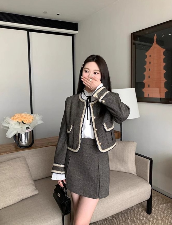 Show young chanelstyle maiden retro jacket