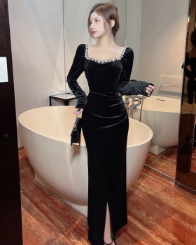 Ladies slim long sleeve long dress split bottoming velvet dress