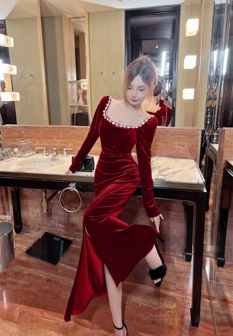 Ladies slim long sleeve long dress split bottoming velvet dress