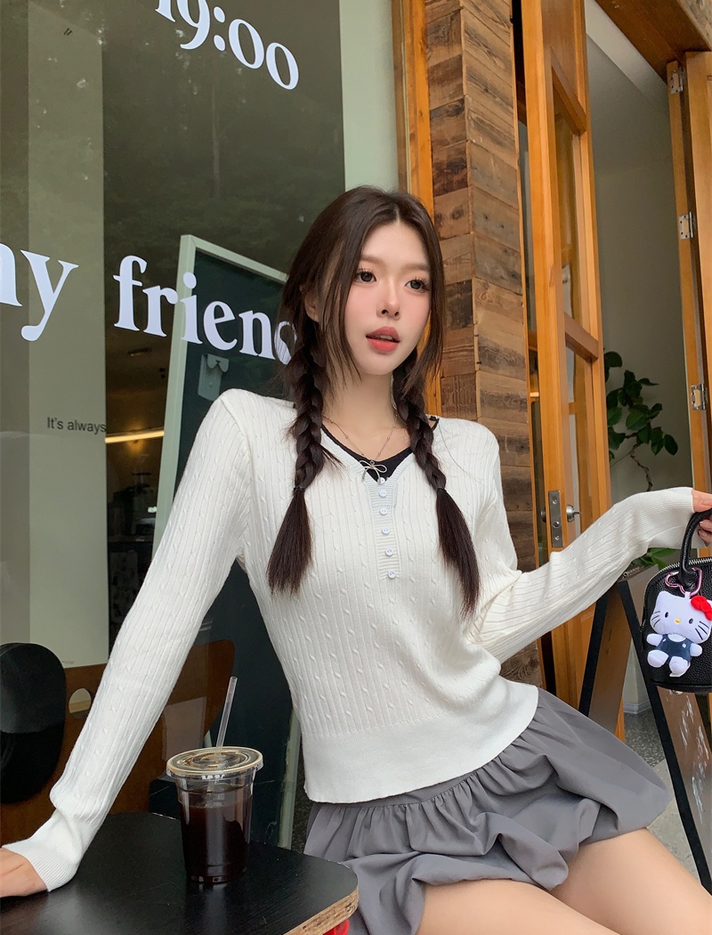 Knitted lazy tops V-neck twist bottoming shirt for women