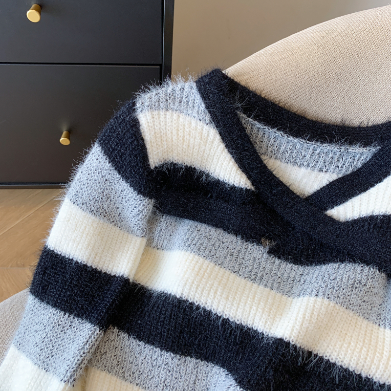 Cross knitted stripe fashion thick sweater for women