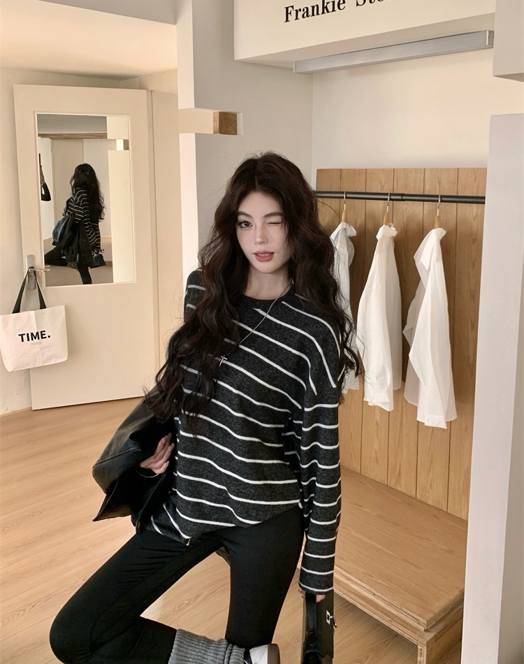 Autumn and winter loose tops Casual bottoming shirt