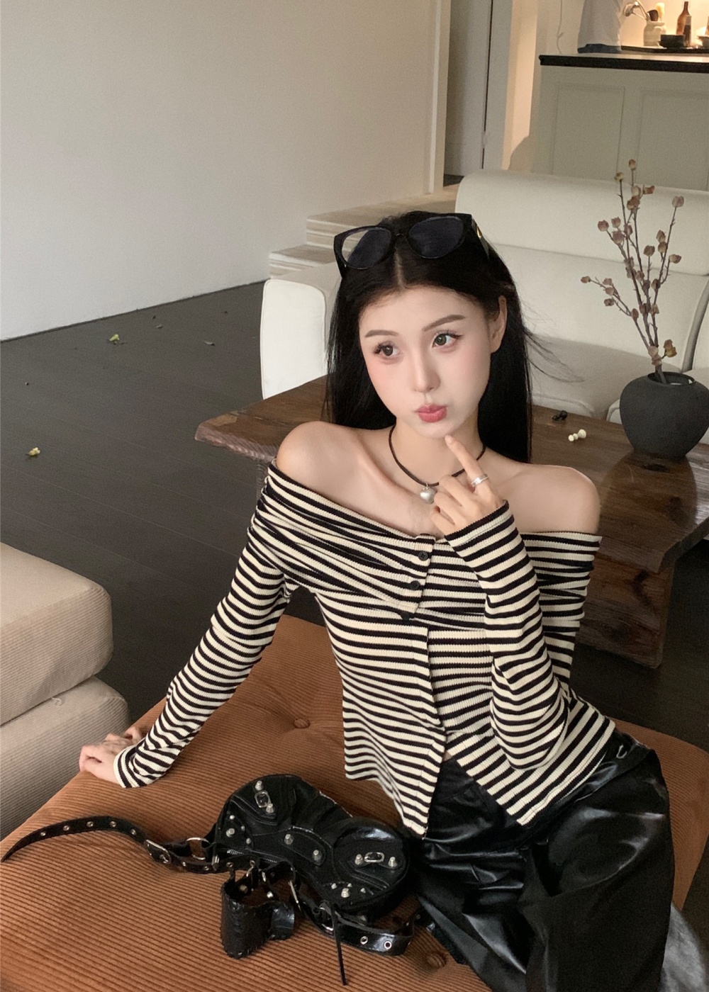 Flat shoulder stripe Korean style tops