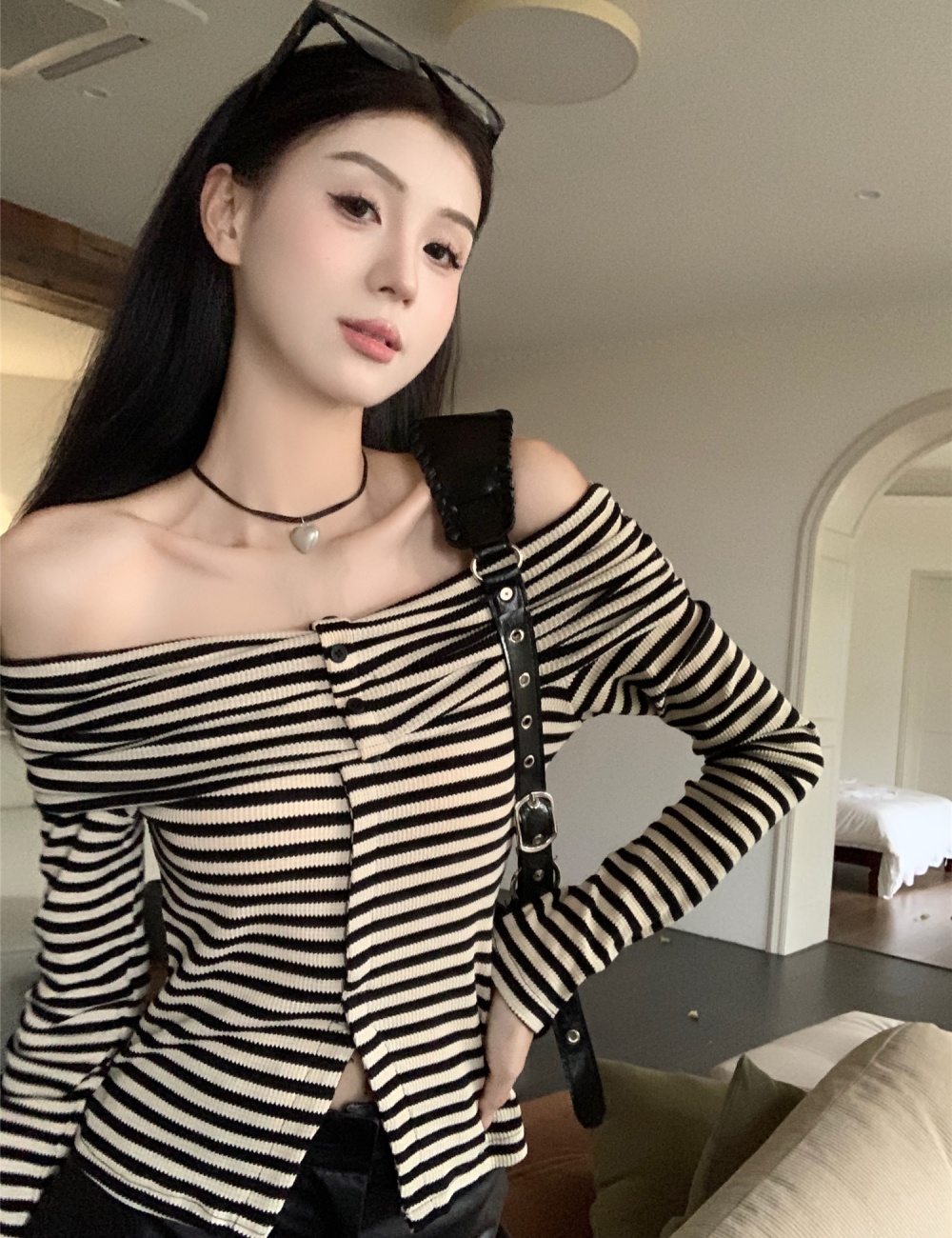 Flat shoulder stripe Korean style tops