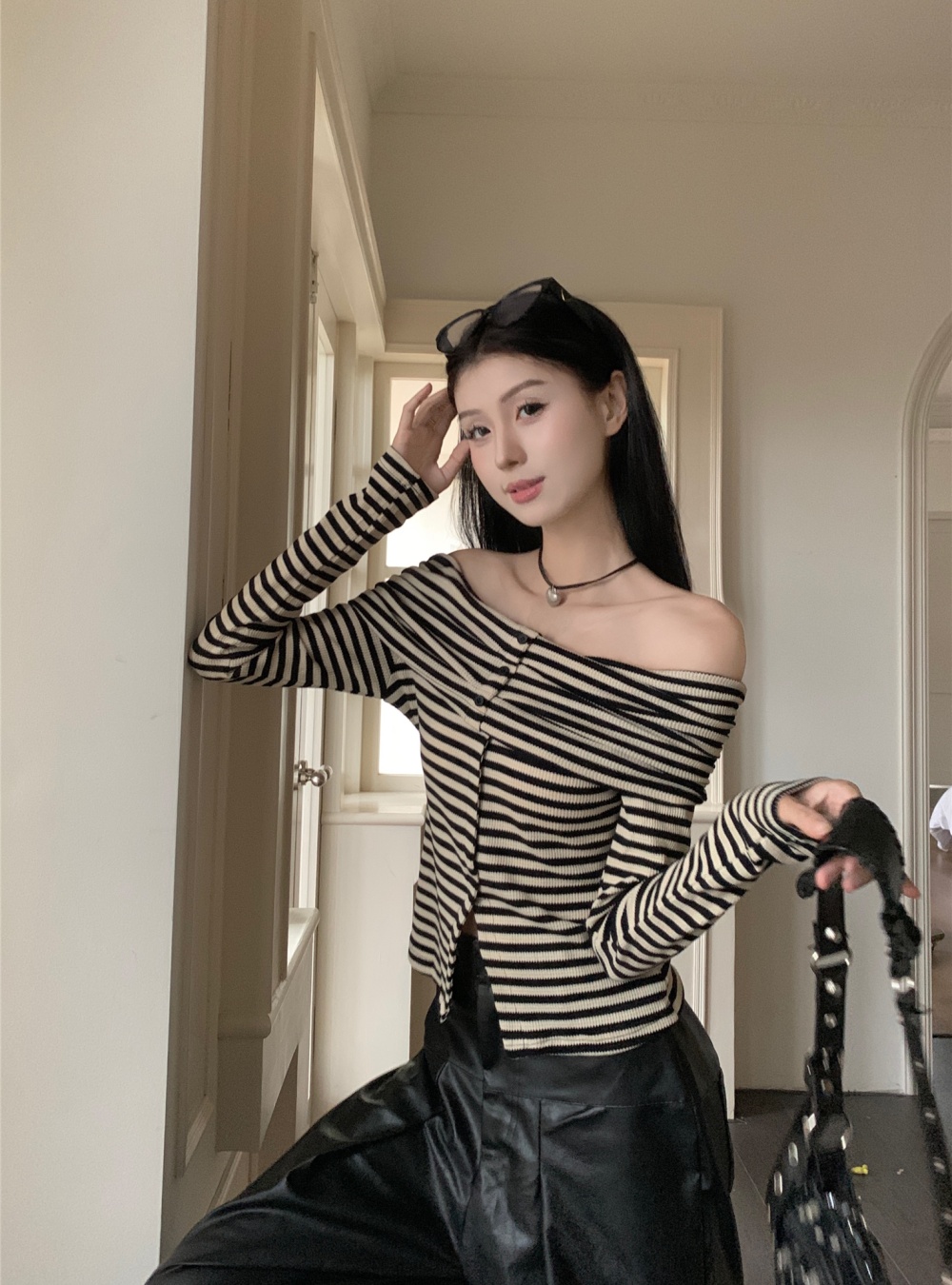 Flat shoulder stripe Korean style tops