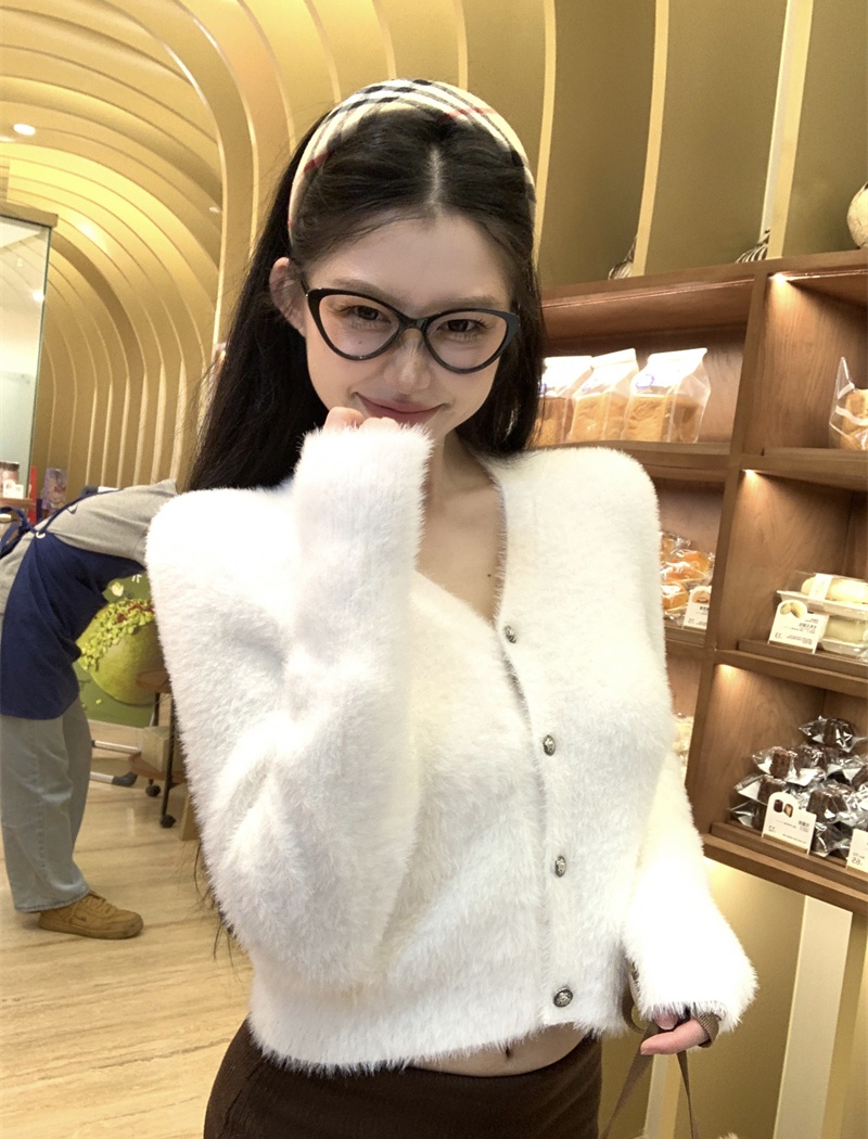 Loose autumn and winter short coat tender knitted sweater