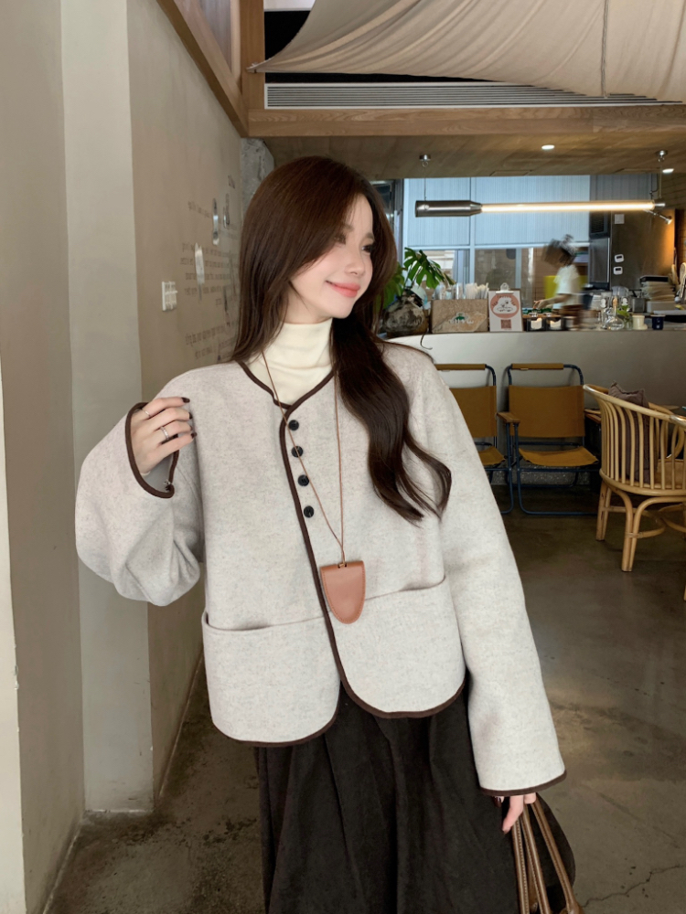 Autumn and winter retro coat round neck woolen coat