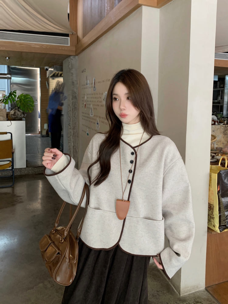 Autumn and winter retro coat round neck woolen coat