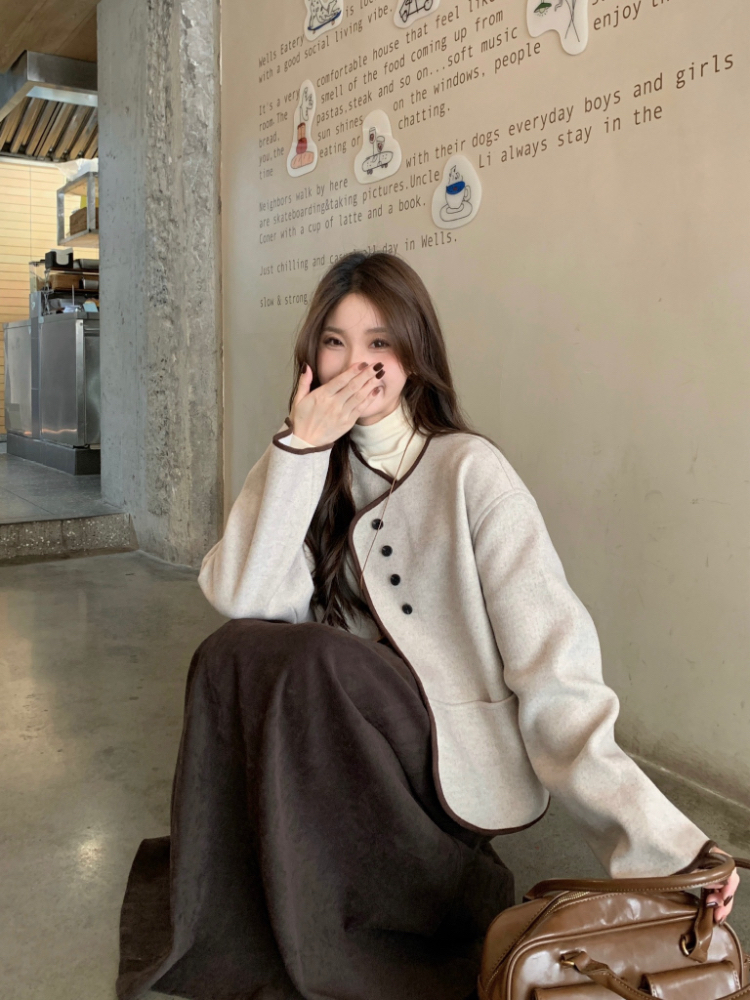 Autumn and winter retro coat round neck woolen coat