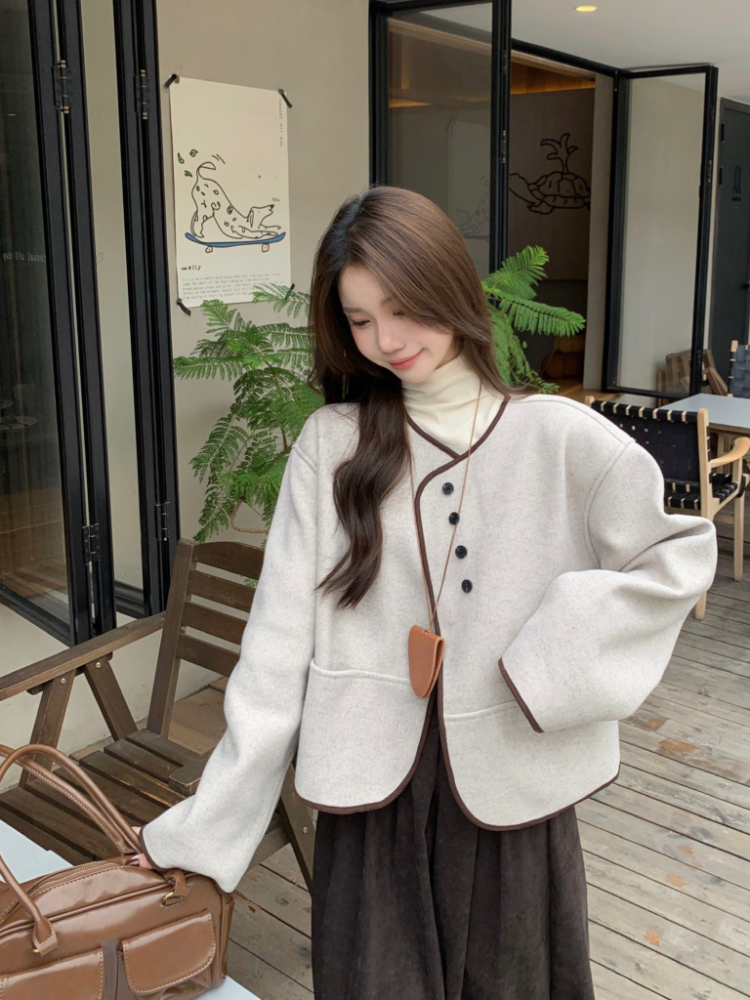 Autumn and winter retro coat round neck woolen coat