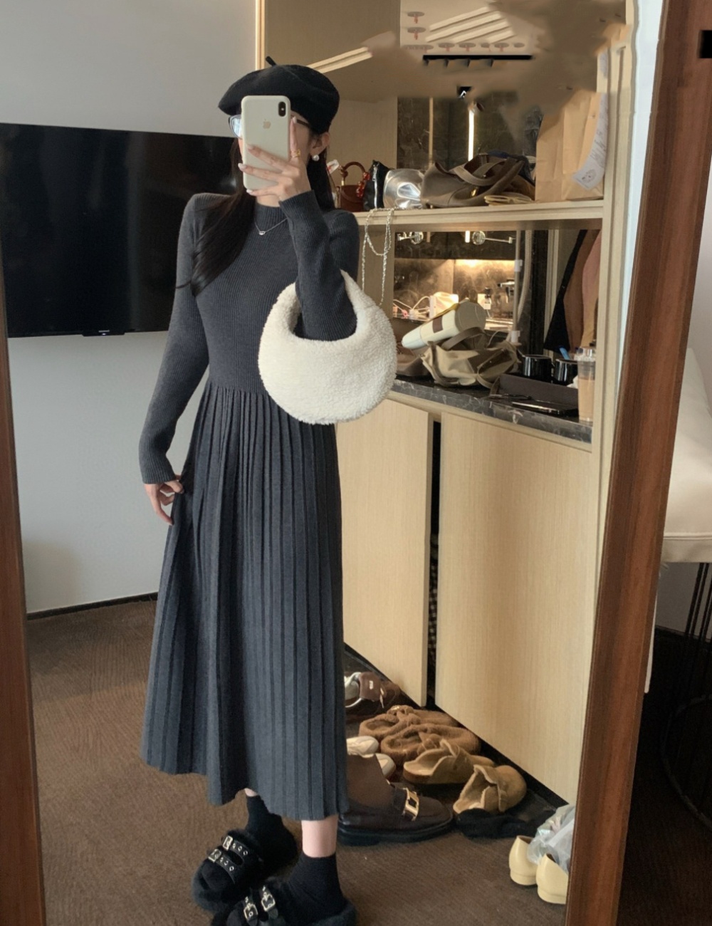 Pleated knitted long slim round neck dress