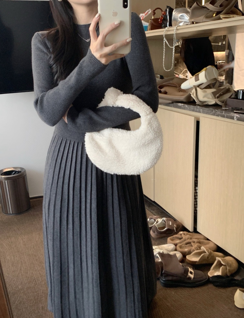 Pleated knitted long slim round neck dress