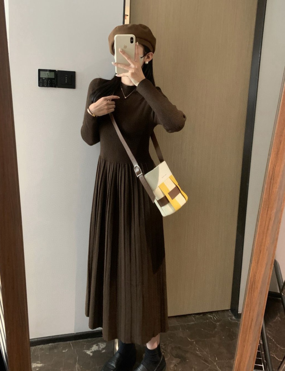 Pleated knitted long slim round neck dress