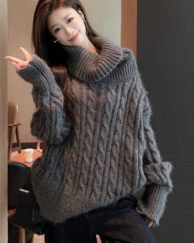 Knitted flat shoulder gray long sleeve sweater a set