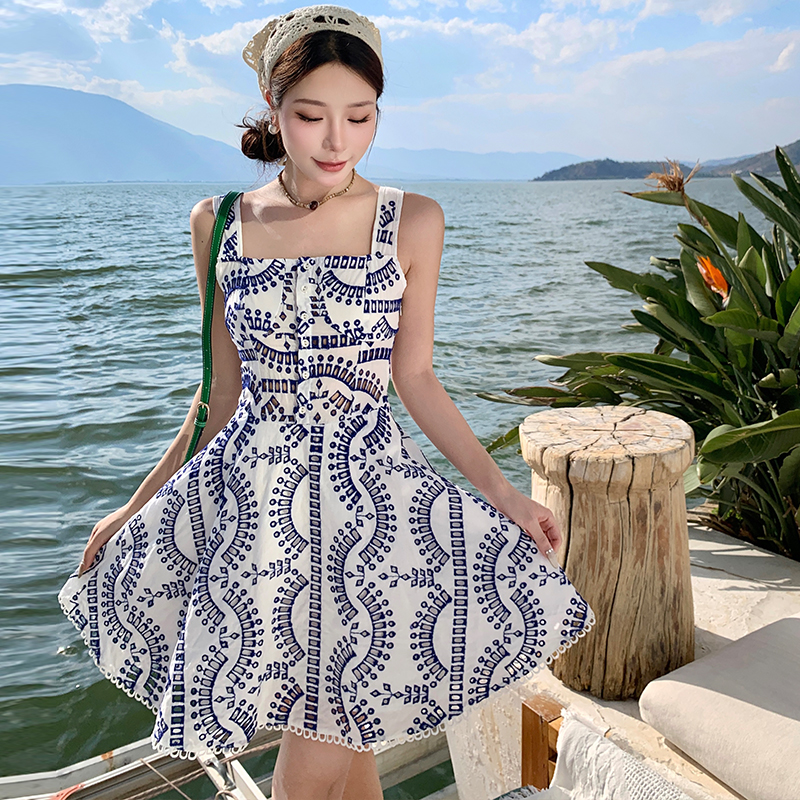 Vacation European style embroidery waist dress