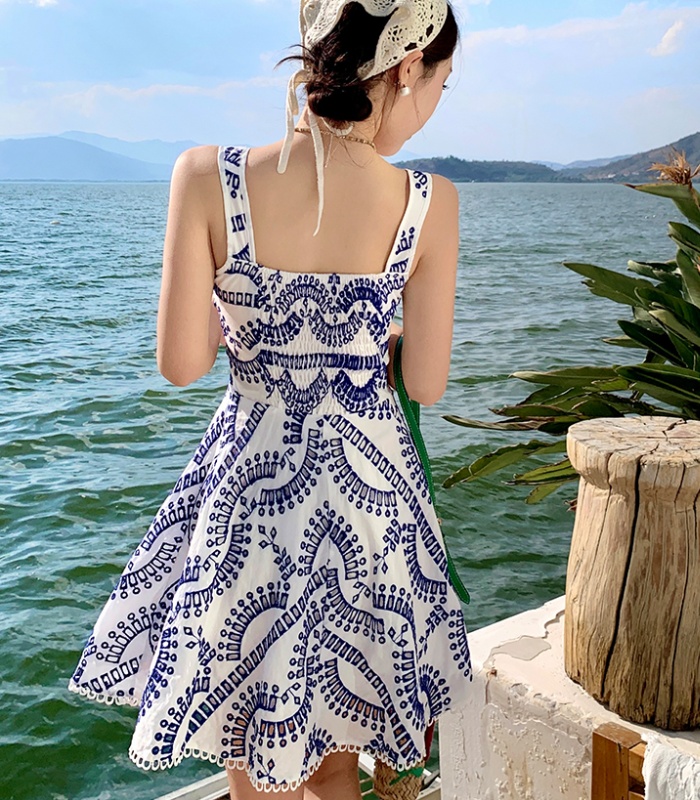 Vacation European style embroidery waist dress