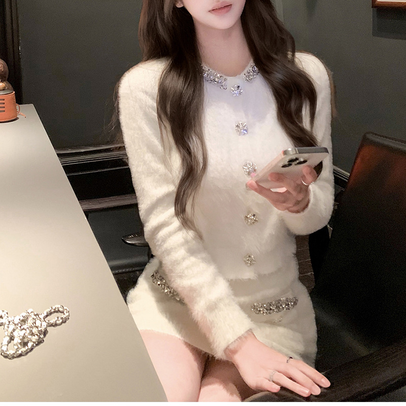 Rhinestone knitted short skirt chanelstyle sweater a set