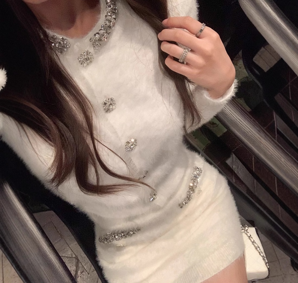 Rhinestone knitted short skirt chanelstyle sweater a set