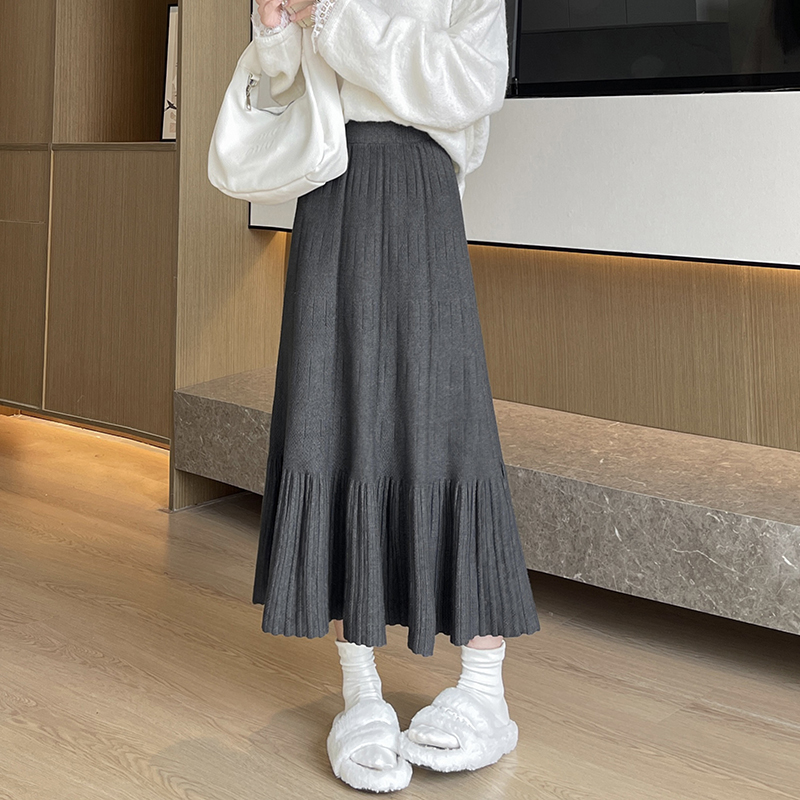 Slim knitted pleated A-line autumn and winter long skirt for women