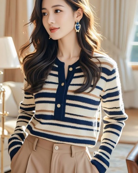 Stripe sweater round neck small shirt for women