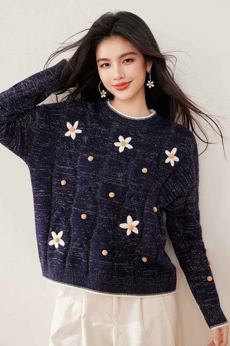 Crochet autumn and winter show young sweater for women