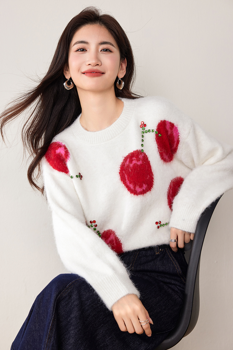 Small fellow lazy rhinestone thick white sweater