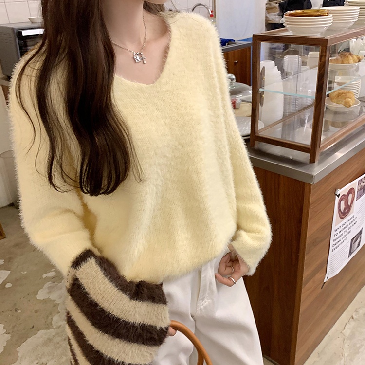 Autumn and winter sweater bottoming tops for women