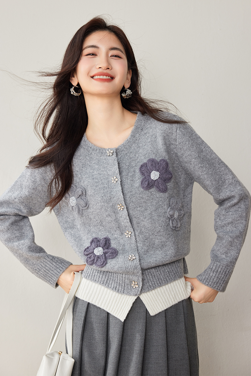 Gray autumn and winter sweater flowers cardigan for women